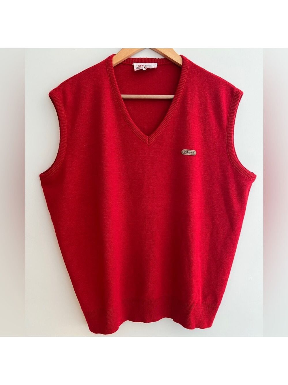 VINTAGE SEARS Dalesport Canada Olympic Moomik Red Acrylic Knit Vest Made Canada